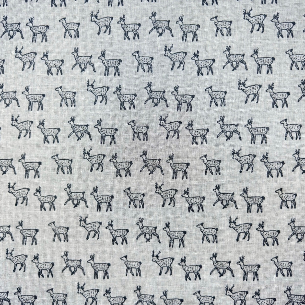 sold out【ハンカチ】【近日中に次回受注予告】-鹿(シカ)-ダブルガーゼハンカチ- 36cm×36cm