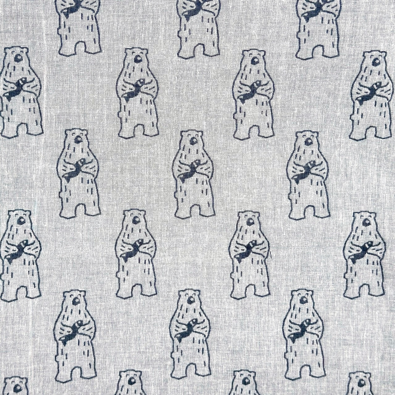 sold out【ハンカチ】【近日中に次回受注予告】-熊(クマ)-ダブルガーゼハンカチ- 36cm×36cm