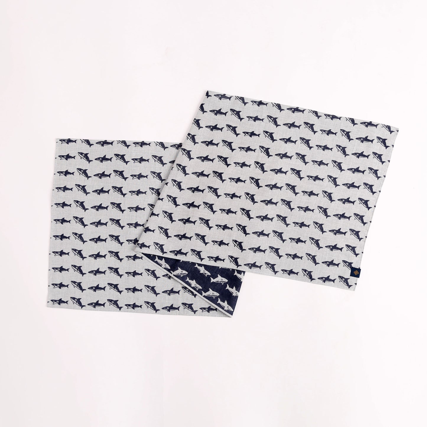 sold out【手ぬぐい】【近日中に次回受注予告】-鮫(サメ)-ダブルガーゼ手ぬぐい- 32cm巾×114cm全長